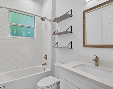 2745 22nd Avenue Ne - Photo Thumbnail 10