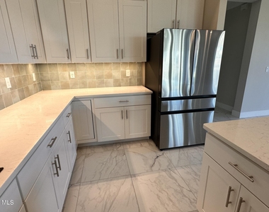 607 Clearwater Avenue - Photo Thumbnail 8
