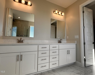 607 Clearwater Avenue - Photo Thumbnail 15