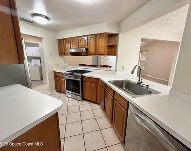 2544 Park Place Boulevard - Photo Thumbnail 9