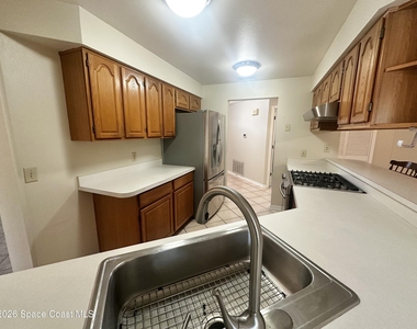 2544 Park Place Boulevard - Photo Thumbnail 10