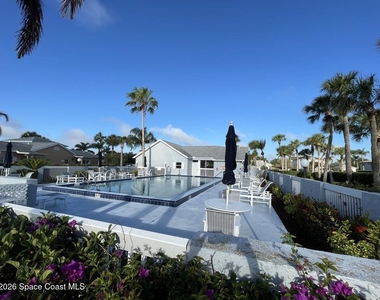 1495 Malibu Circle Ne - Photo Thumbnail 1