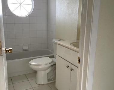 1495 Malibu Circle Ne - Photo Thumbnail 6