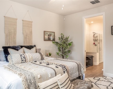 13877 Carlow Park Drive - Photo Thumbnail 15