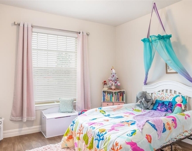13877 Carlow Park Drive - Photo Thumbnail 3