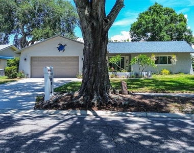2481 Malcolm Drive - Photo Thumbnail 43