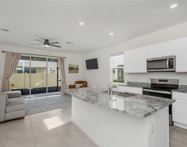 17226 Amber Aspen Way - Photo Thumbnail 3
