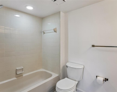 305 Hammock Pine Boulevard - Photo Thumbnail 16