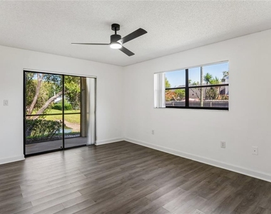 305 Hammock Pine Boulevard - Photo Thumbnail 14