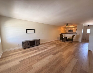 4821 W Mcelroy Avenue - Photo Thumbnail 3