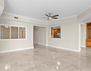 300 Beach Drive Ne - Photo Thumbnail 9
