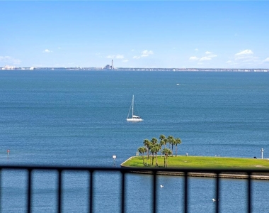 300 Beach Drive Ne - Photo Thumbnail 41