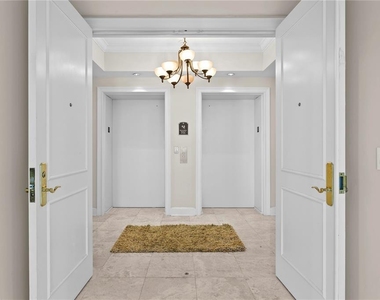 300 Beach Drive Ne - Photo Thumbnail 1