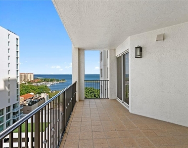 300 Beach Drive Ne - Photo Thumbnail 37