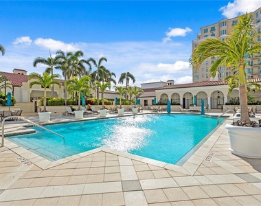 300 Beach Drive Ne - Photo Thumbnail 48