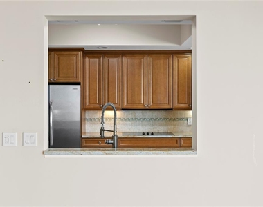 300 Beach Drive Ne - Photo Thumbnail 12