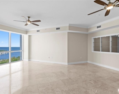 300 Beach Drive Ne - Photo Thumbnail 5