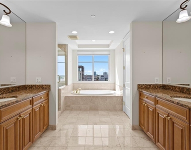 300 Beach Drive Ne - Photo Thumbnail 30