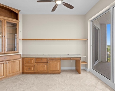 300 Beach Drive Ne - Photo Thumbnail 10