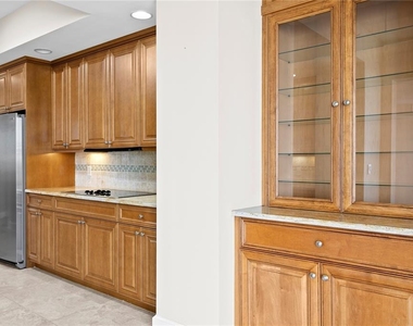 300 Beach Drive Ne - Photo Thumbnail 15