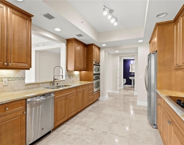 300 Beach Drive Ne - Photo Thumbnail 16