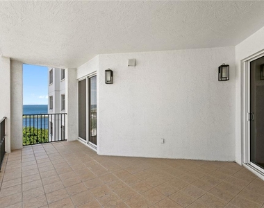 300 Beach Drive Ne - Photo Thumbnail 38