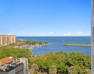 300 Beach Drive Ne - Photo Thumbnail 40