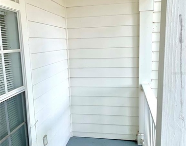 411 Water Street - Photo Thumbnail 24