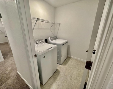 1707 Sanibel Drive - Photo Thumbnail 9