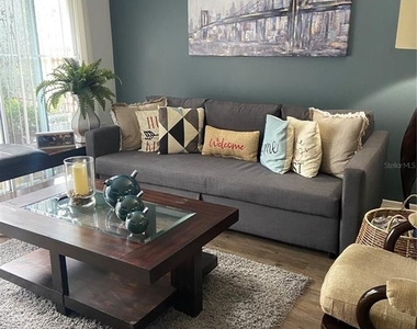 1222 Villa Lane - Photo Thumbnail 5