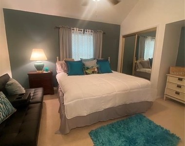 1222 Villa Lane - Photo Thumbnail 7