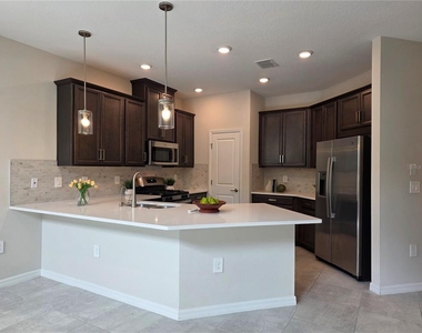 2865 High Pointe Street - Photo Thumbnail 9