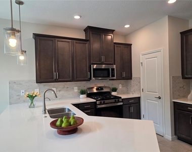2865 High Pointe Street - Photo Thumbnail 12