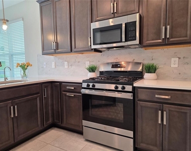 2865 High Pointe Street - Photo Thumbnail 14