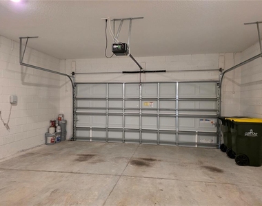 2865 High Pointe Street - Photo Thumbnail 45