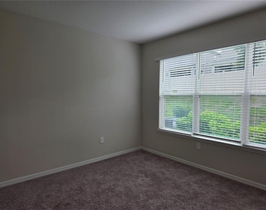 2865 High Pointe Street - Photo Thumbnail 17