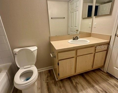 725 Crest Pines Drive - Photo Thumbnail 14