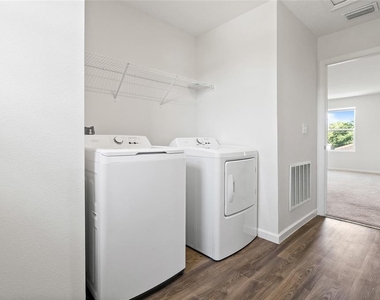 612 Linnet Ct - Photo Thumbnail 31