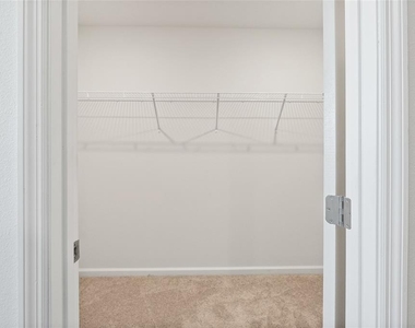 612 Linnet Ct - Photo Thumbnail 33