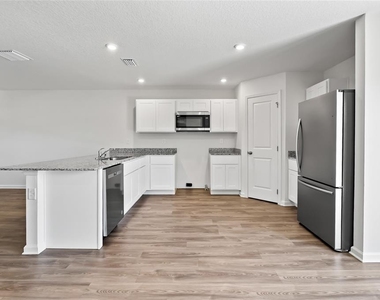 612 Linnet Ct - Photo Thumbnail 6