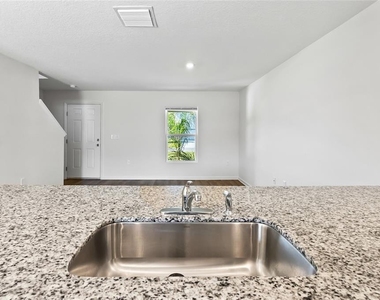 612 Linnet Ct - Photo Thumbnail 10