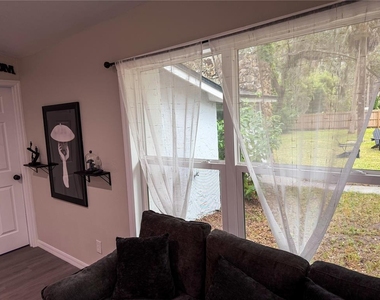 370 Hand Ave - Photo Thumbnail 31