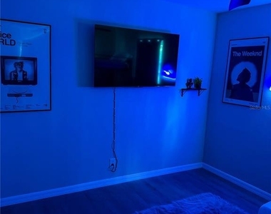 370 Hand Ave - Photo Thumbnail 6