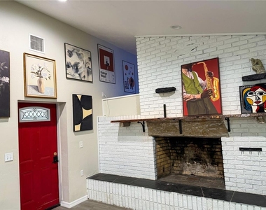 370 Hand Ave - Photo Thumbnail 21