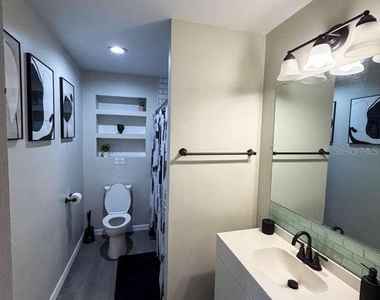 370 Hand Ave - Photo Thumbnail 33