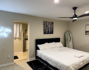 370 Hand Ave - Photo Thumbnail 25