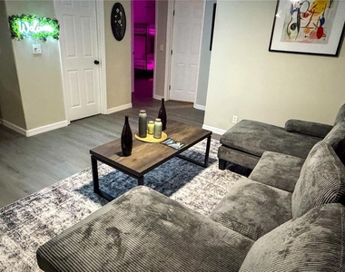 370 Hand Ave - Photo Thumbnail 30