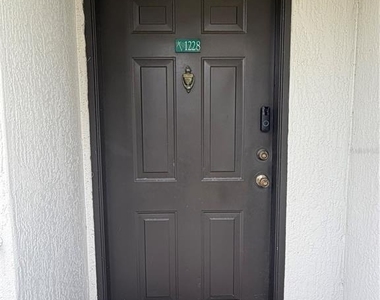13827 Fairway Island Drive - Photo Thumbnail 2