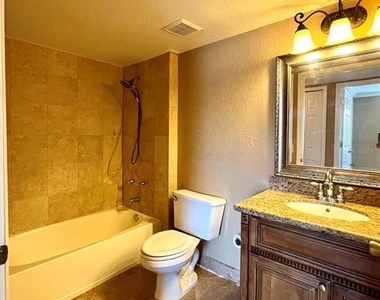 13827 Fairway Island Drive - Photo Thumbnail 18