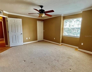 13827 Fairway Island Drive - Photo Thumbnail 12